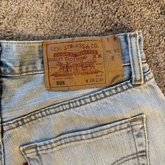 Levi’s Denim Shorts - Light Wash - Picture 3 of 3